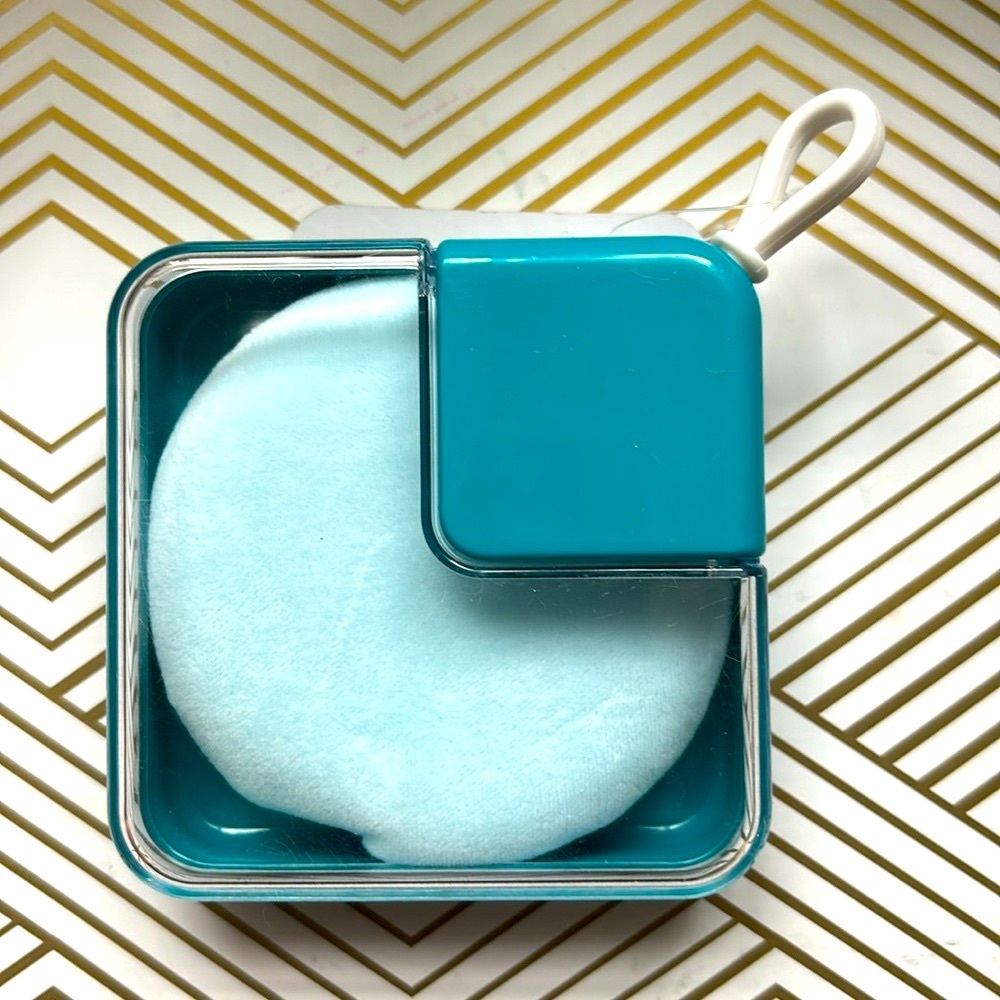 Powder Puff with Case. color: aqua blue.